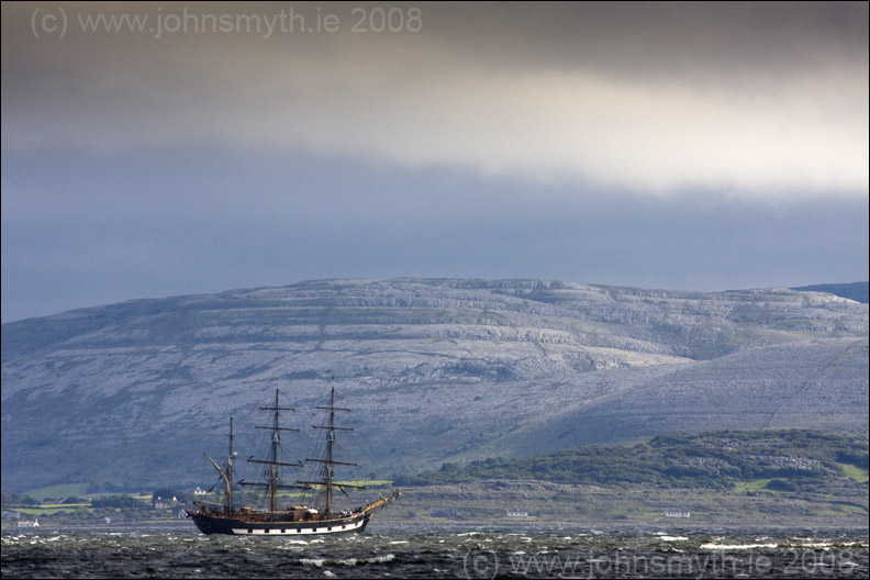 Jeannie Johnson sailing ship leaving Galway Bay